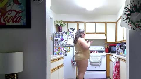 Snapshot of xxstrawberryjanexx chatting on 12.14.25 Strawberry Jane online show from 12.14.25