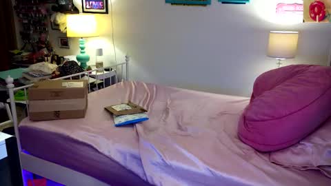 Strawberry Jane online show from 02.11.26