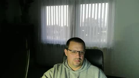 Snapshot of xxstrikerxx chatting on 12.14.25 Eddi online show from 12.14.25