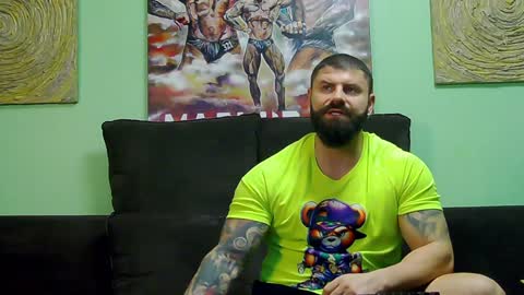 Snapshot of xxtreamleonard chatting on 12.17.24 Xtream Leonard online show from 12.17.24