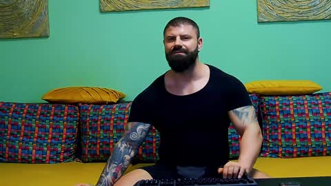 Snapshot of xxtreamleonard chatting on 02.02.25 Xtream Leonard online show from 02.02.25