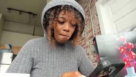 Danielle online show from 02.05.25