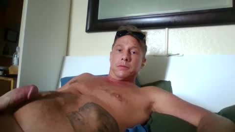 Snapshot of xxxelentdick chatting on 03.11.26 deeeeznutz online show from 03.11.26