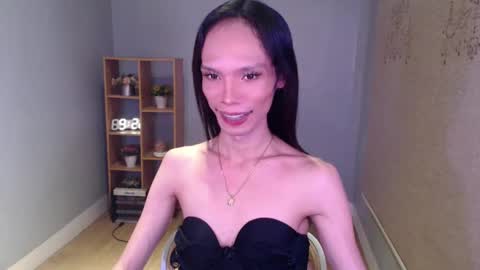 Snapshot of xxxfuckgirlyumsxxx chatting on 02.25.25 Your Princess Yums online show from 02.25.25
