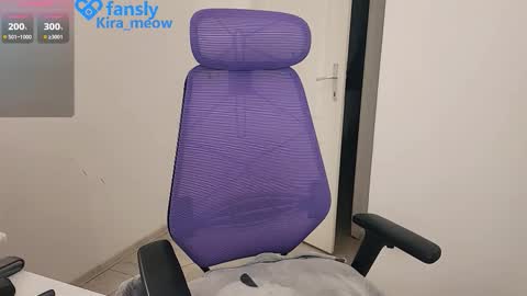 Snapshot of xxxhentaition chatting on 12.18.25 Keira online show from 12.18.25