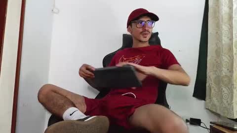 Snapshot of xxxhome_alonexxx chatting on 12.18.25 Kev online show from 12.18.25