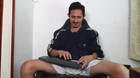 Snapshot of xxxhome_alonexxx chatting on 02.01.26 Kev online show from 02.01.26