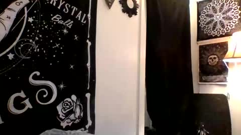 Snapshot of xxxmistymoansxxx chatting on 11.26.25 Misti online show from 11.26.25