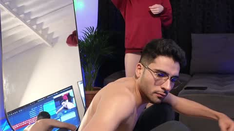 Snapshot of xxxvandersexxx chatting on 12.21.24 July and Fer online show from 12.21.24