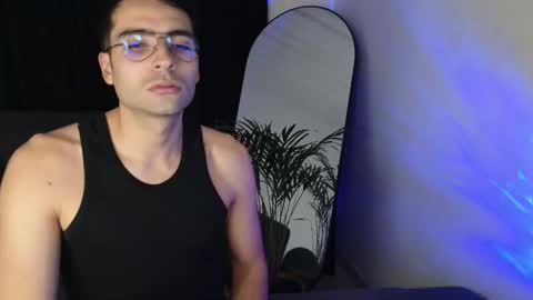 Snapshot of xxxvandersexxx chatting on 10.23.25 July and Fer online show from 10.23.25