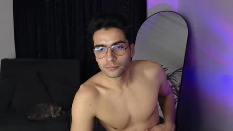 Snapshot of xxxvandersexxx chatting on 10.23.25 July and Fer online show from 10.23.25