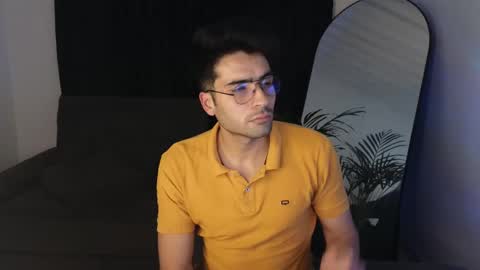 Snapshot of xxxvandersexxx chatting on 10.25.25 July and Fer online show from 10.25.25