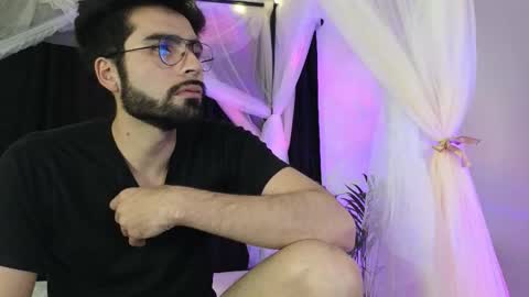 Snapshot of xxxvandersexxx chatting on 11.23.25 July and Fer online show from 11.23.25