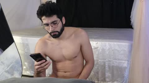 Snapshot of xxxvandersexxx chatting on 11.27.25 July and Fer online show from 11.27.25