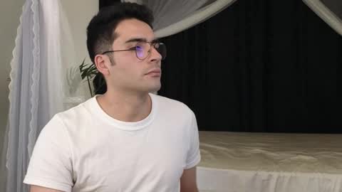 Snapshot of xxxvandersexxx chatting on 02.17.26 July and Fer online show from 02.17.26