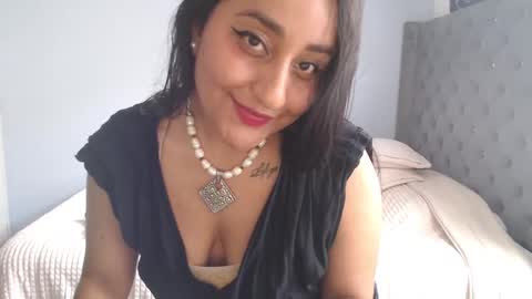 Lunhaa   online show from 09.24.25