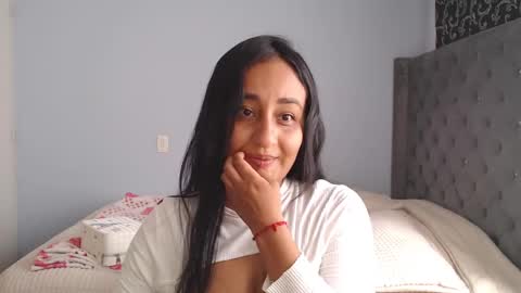 Lunhaa   online show from 09.26.25