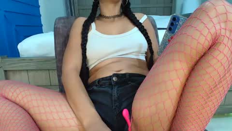 Lil Luna online show from 02.04.25