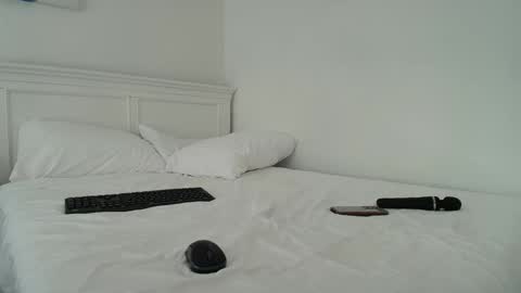 Lil Luna online show from 02.09.25