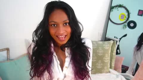 Snapshot of xzaramx chatting on 09.21.25 Zara online show from 09.21.25
