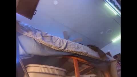 Snapshot of xzbib chatting on 12.12.24 Xzbib online show from 12.12.24