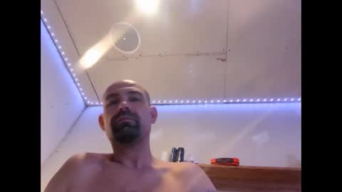 Snapshot of xzbib chatting on 12.25.24 Xzbib online show from 12.25.24