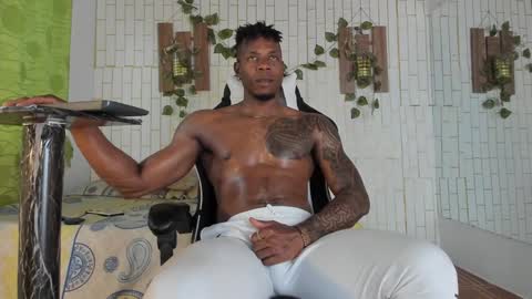 Snapshot of yacksson_lawrence chatting on 12.31.24 yacksson_lawrence online show from 12.31.24