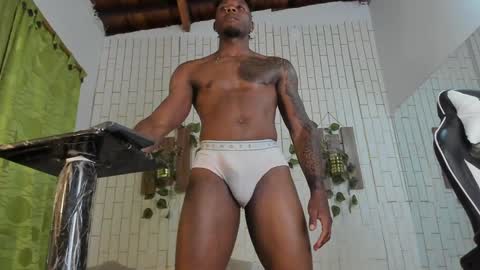 Snapshot of yacksson_lawrence chatting on 02.05.25 yacksson_lawrence online show from 02.05.25