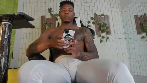 Snapshot of yacksson_lawrence chatting on 02.10.25 yacksson_lawrence online show from 02.10.25