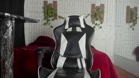 Snapshot of yacksson_lawrence chatting on 10.09.25 yacksson_lawrence online show from 10.09.25