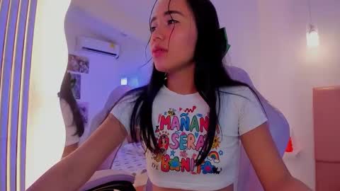 Snapshot of yadrihill_ chatting on 11.26.25 Yadrill online show from 11.26.25