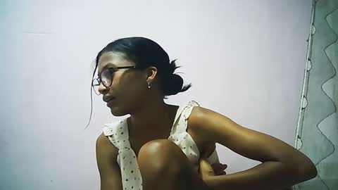 Snapshot of yalane chatting on 11.12.25 yalane online show from 11.12.25