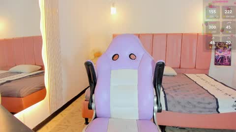 Naomi online show from 04.10.26