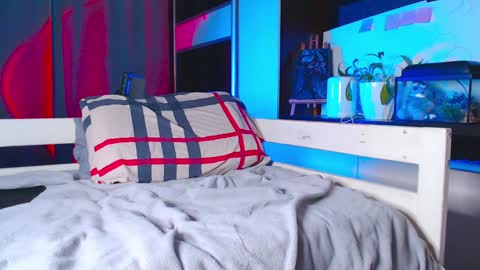 Snapshot of yan_rizen chatting on 12.19.24 Yan online show from 12.19.24