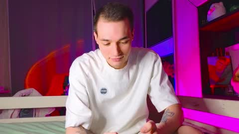 Snapshot of yan_rizen chatting on 02.07.25 Yan online show from 02.07.25