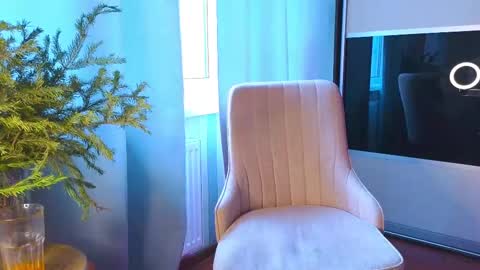 Snapshot of yan_rizen chatting on 02.24.25 Yan online show from 02.24.25