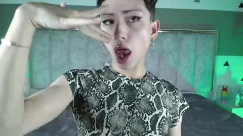 Snapshot of yangshy chatting on 05.07.26 YANG online show from 05.07.26