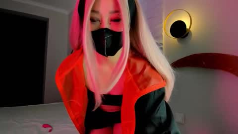 Snapshot of yanyaan chatting on 11.27.25 Yana online show from 11.27.25