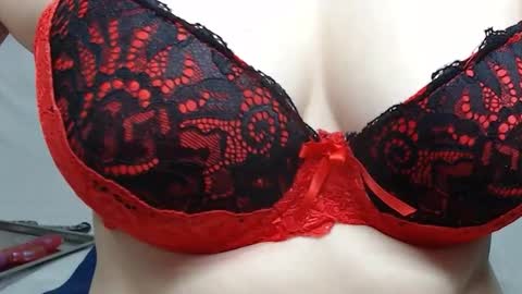 Yao Mei online show from 10.31.25