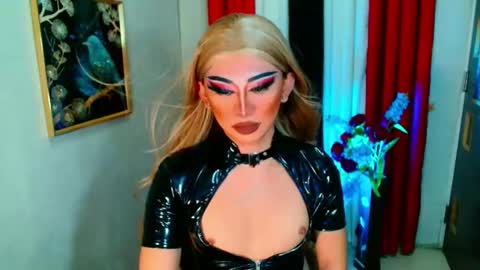 miss yasii online show from 10.22.25