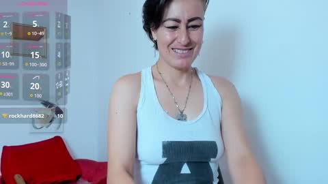 Yasemin online show from 10.29.25