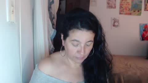 yasmin_love85 online show from 12.19.25