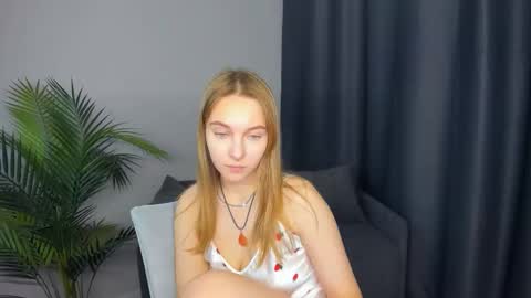 Snapshot of yasminasage chatting on 11.13.25 Yasmina online show from 11.13.25