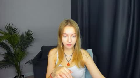 Snapshot of yasminasage chatting on 11.25.25 Yasmina online show from 11.25.25
