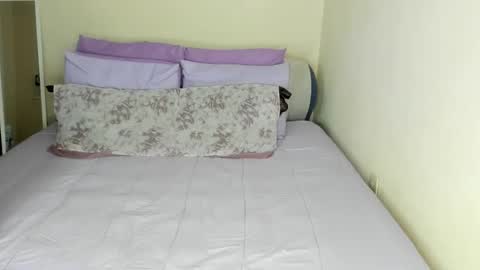 Snapshot of yasminayazzie chatting on 12.17.24 Yasmina online show from 12.17.24