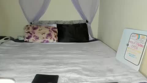 Snapshot of yasminayazzie chatting on 09.13.25 Yasmina online show from 09.13.25