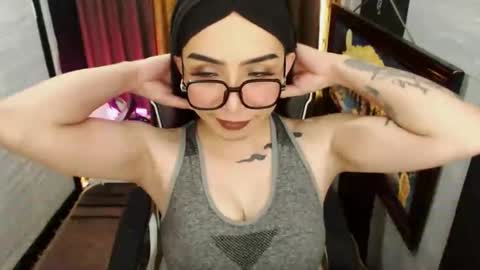 Snapshot of yassiered chatting on 05.20.26 yassiered online show from 05.20.26