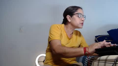 Snapshot of yaya____ chatting on 03.26.26 yaya____ online show from 03.26.26