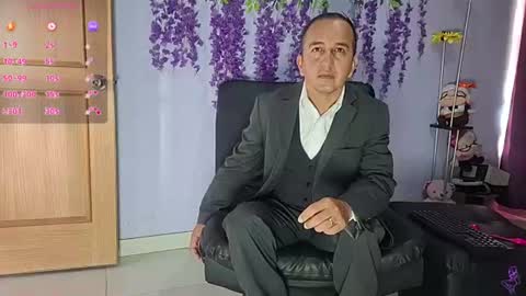 Snapshot of yazflor chatting on 07.20.26 Hazzan y Greisy online show from 07.20.26