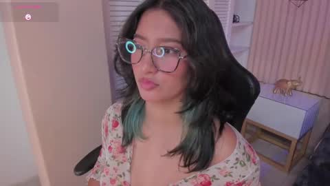 Snapshot of yazmin_rouse chatting on 03.04.25 Yazmin online show from 03.04.25